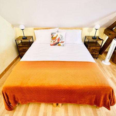 O Trois Oliviers Bed & Breakfast Louin ภายนอก รูปภาพ