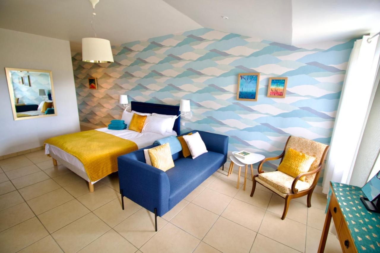 O Trois Oliviers Bed & Breakfast Louin ภายนอก รูปภาพ