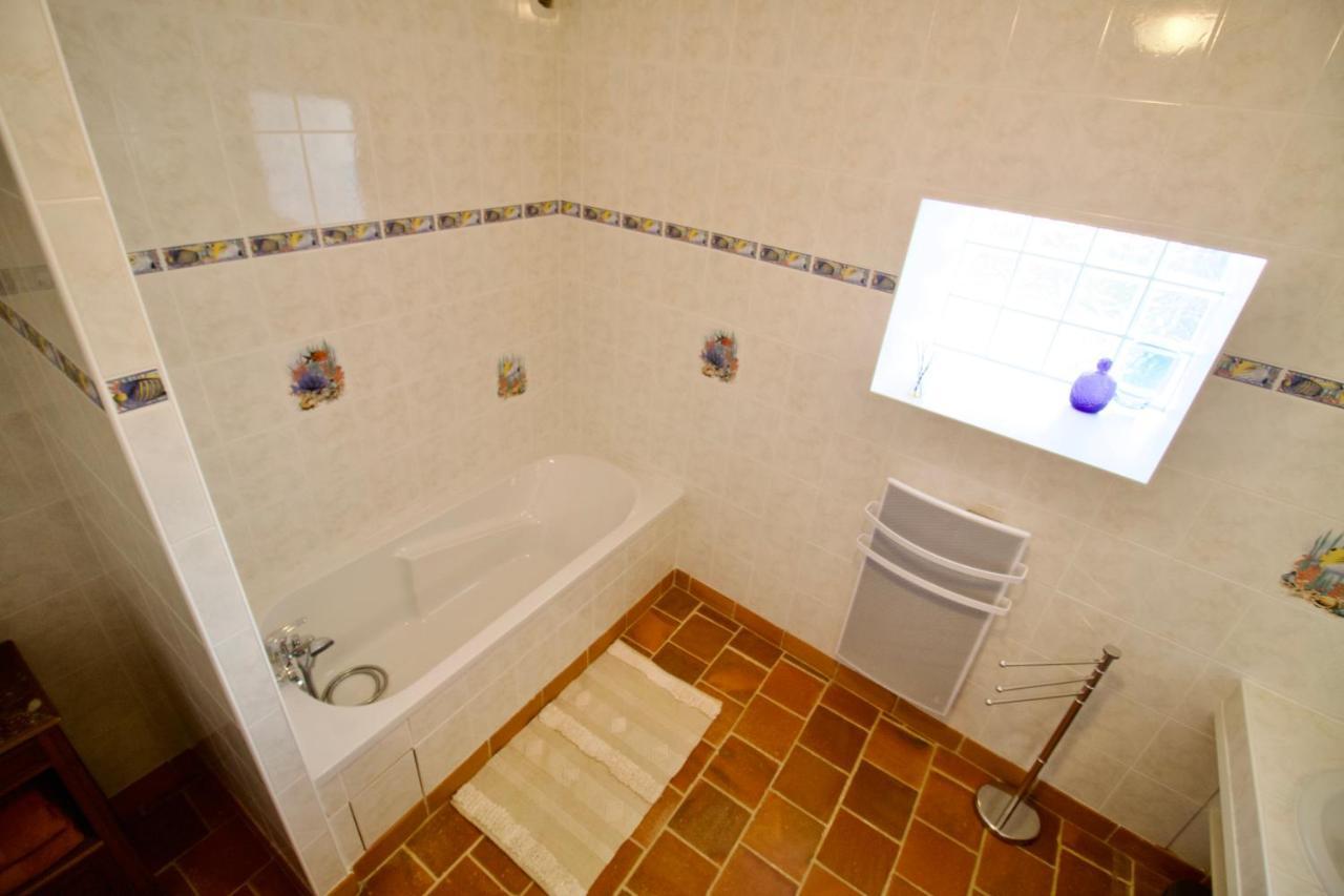 O Trois Oliviers Bed & Breakfast Louin ภายนอก รูปภาพ