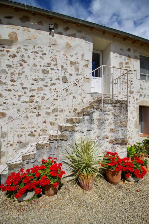 O Trois Oliviers Bed & Breakfast Louin ภายนอก รูปภาพ