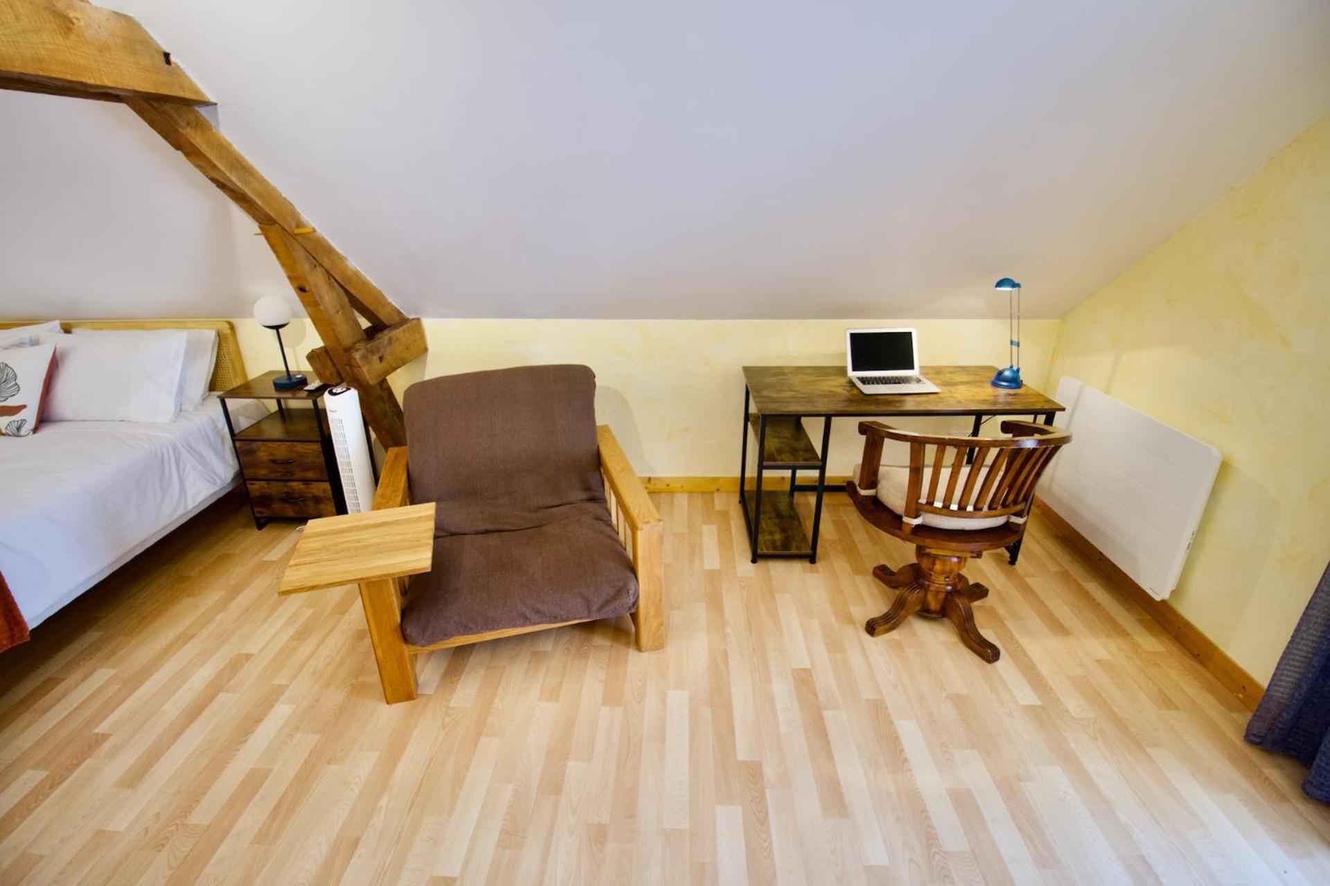 O Trois Oliviers Bed & Breakfast Louin ภายนอก รูปภาพ