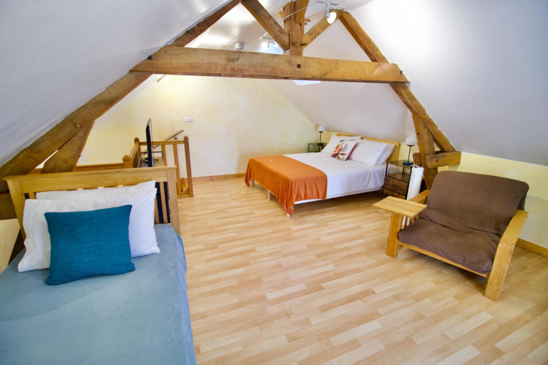 O Trois Oliviers Bed & Breakfast Louin ภายนอก รูปภาพ